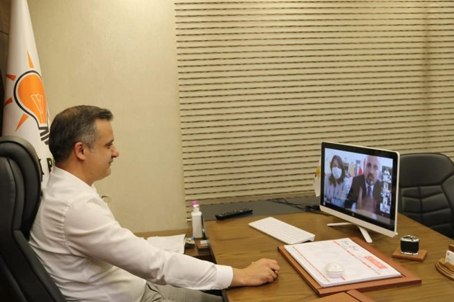 AK Parti’den Video Konferans Yöntemiyle Bayramlaşma