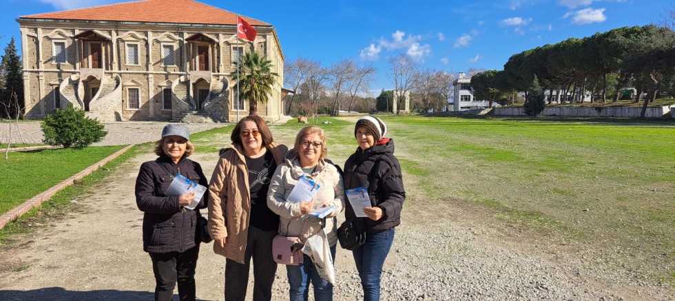 CHP Kadın Kollarının Ev Ziyaretleri Sürüyor