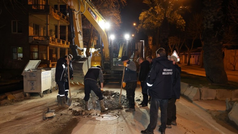 Altyapı Çalışmaları Gece De Devam Etti