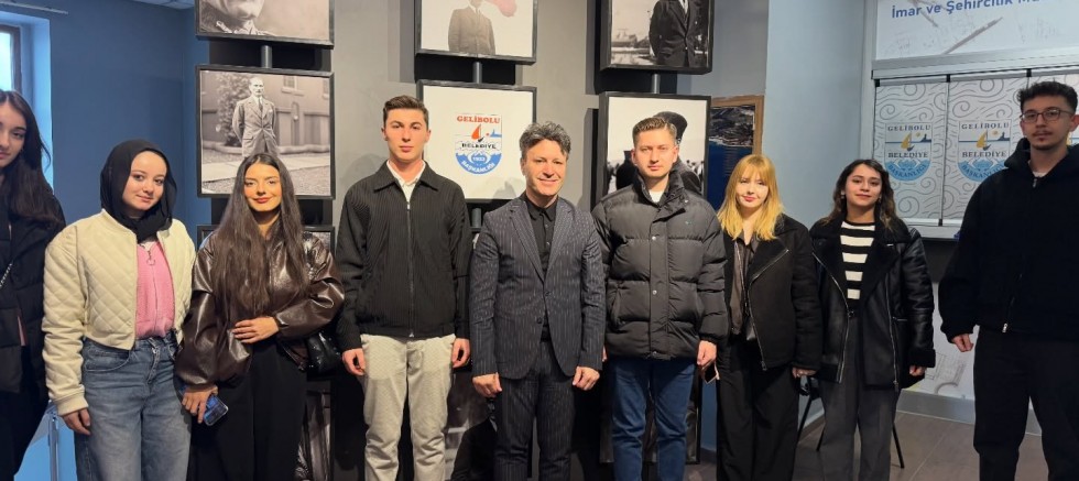 Başkan Soyuak, Üniversiteli Gençleri Makamında Ağırladı