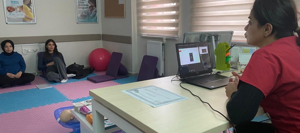 Bebek Akademisi Eğitimleri Sürüyor