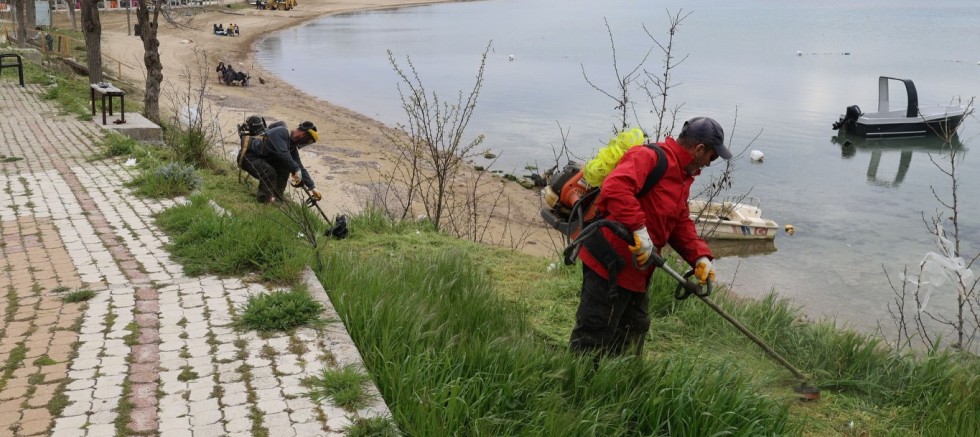 Belediye Ekipleri Hafta Sonu Da Sahada