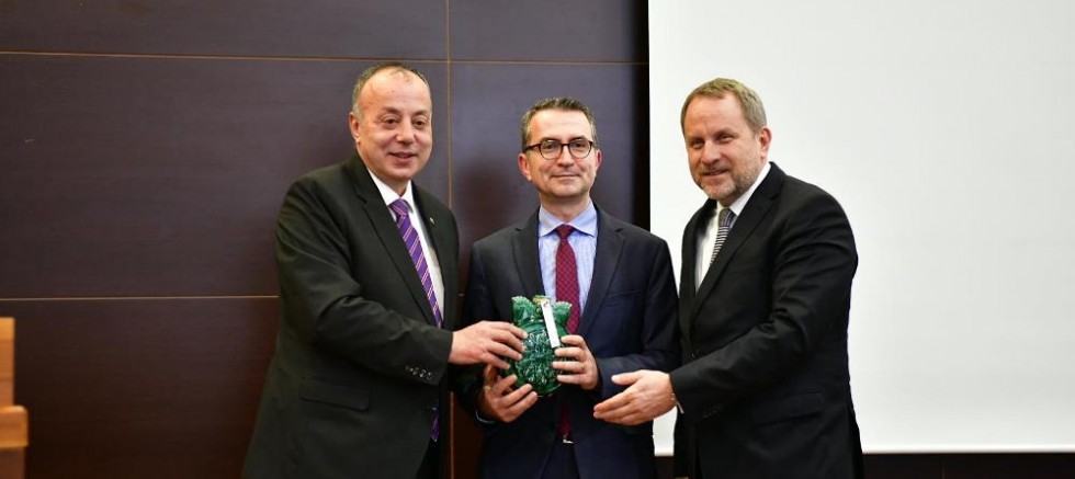 ÇTSO’da ‘Değişen Dünyada Türkiye’ Konulu Konferans