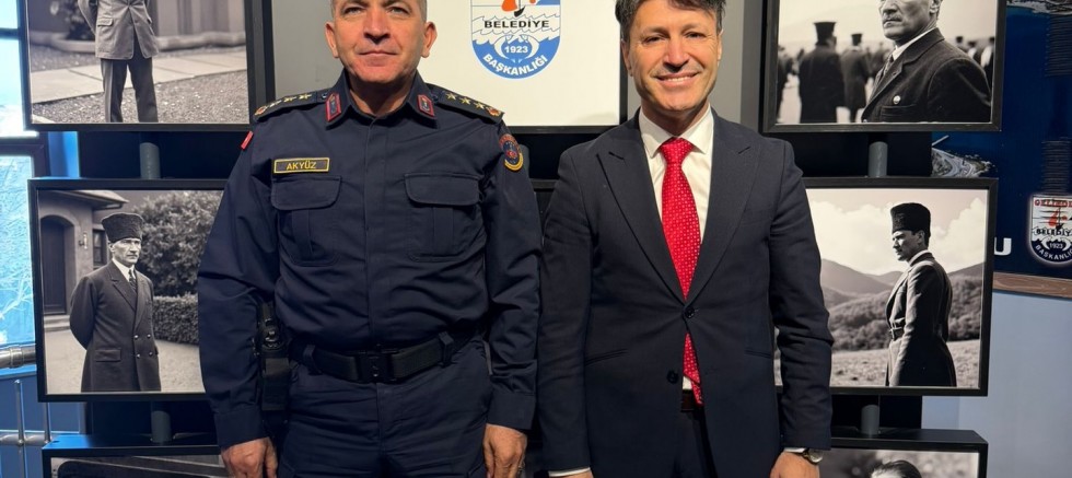 İl Jandarma Komutanı Akyüz’den Gelibolu Belediyesi’ne Ziyaret