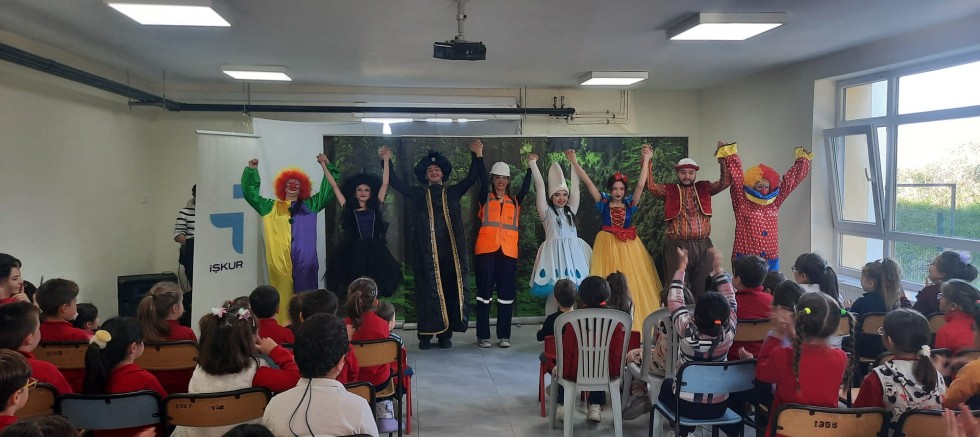 İŞKUR’lu Gençler Sahnede Buluştu