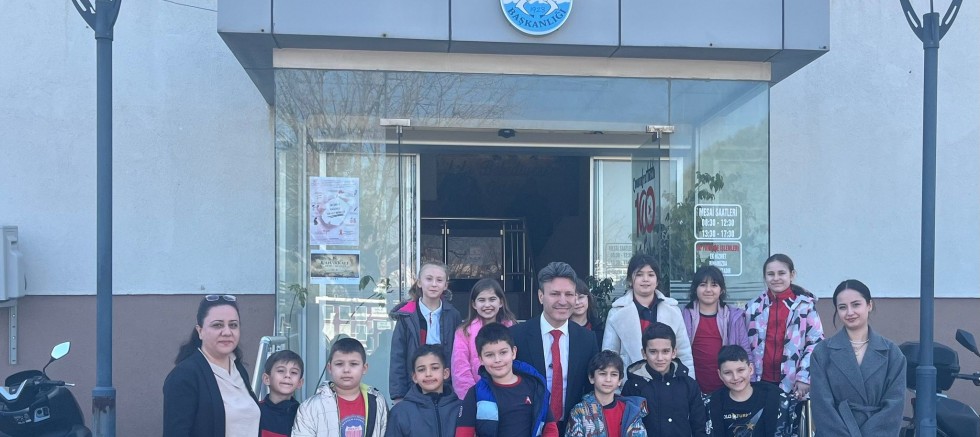 Minik Öğrencilerden Belediye Başkanı Soyuak’a Ziyaret