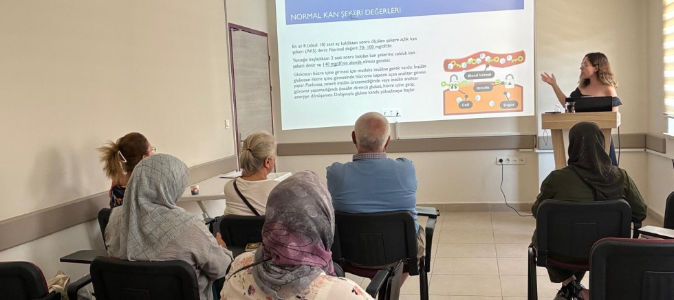 Prediyabet  ve Obeziteyle Mücadele Eğitimleri Sürüyor