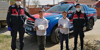 23 Nisan Doğumlu Çocuklara Sürpriz Doğum Günü Pastası