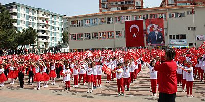 23 Nisan Ulusal Egemenlik ve Çocuk Bayramı Coşkuyla Kutlandı