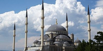 6 Minareli Üniversite Ulu Camii Günü Açılıyor