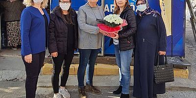 AK Kadınlardan Muhtarlar Günü Ziyareti