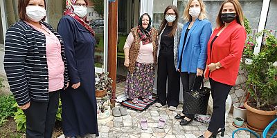 AK Kadınlardan Yaşlılar Günü Ziyareti