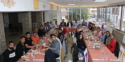 AK Parti İlçe Teşkilatı Kahvaltıda Bir Araya Geldi