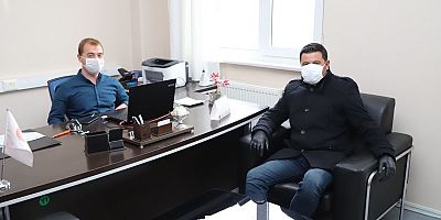 Akkuş Sağlık Personeline Maske Dağıttı