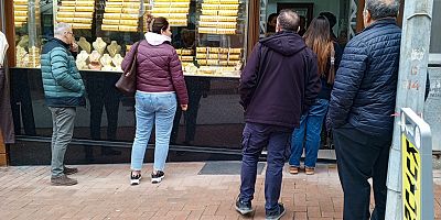 Altın Fiyatları Geriledi, Kuyumcularda Yoğunluk Yaşandı