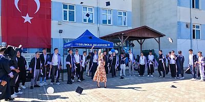 Armatör Yakup Aksoy Denizcilik MTAL’de Mezuniyet Coşkusu