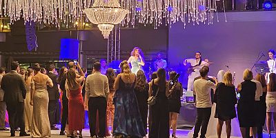 Ay ve Göksel Ailesinin Mutlu Günü