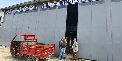 Başkan Özacar, Hizmet Birimleri Binasını İnceledi