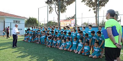 Başkan Özacar, Yaz Spor Okulunu Ziyaret Etti
