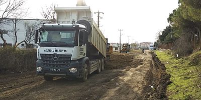 Belediye Çalışmalarını Haftasonu Da Sürdürdü