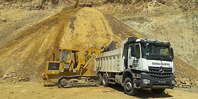 Belediye, Dolgu Malzemesi Stoklamaya Devam Ediyor