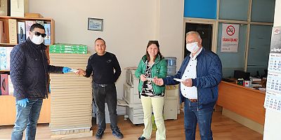 Belediye, Esnafa ve Vatandaşlara Maske Dağıttı