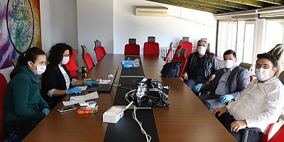 Belediye Kurumlara Maske Dağıtmaya Devam Ediyor