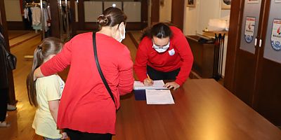 Belediyeden Öğrencilere Kırtasiye ve Giyim Yardımı