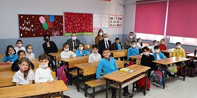 Belediyeden Öğrencilere Tatil Hediyesi