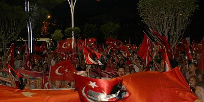 Büyük Zaferin 102. Yılında İlçemizde Fener Alayı Düzenlendi