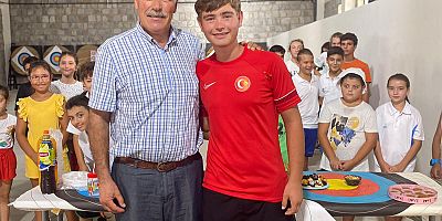 Çakıroğlu’dan Şampiyona Ödül