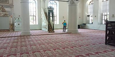 Camiler ve Avluları Dezenfekte Edildi