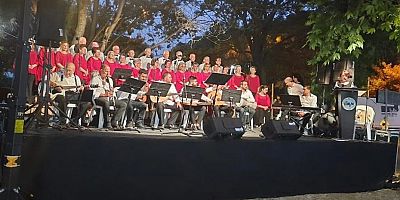 Çardak Belediyesi Korosundan Yaza Merhaba Konseri