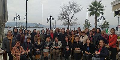 CHP Kadın Kolları Kahvaltıda Bir Araya Geldi