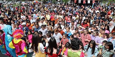 Çocuklar Şenlikte Doyasıya Eğlendi