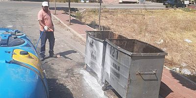 Çöp Konteynerleri Dezenfekte Ediliyor