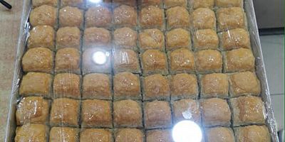 Düşünce Platformu’ndan Sağlıkçılara Baklavalı Destek