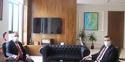 Eceabat Kaymakamı Çiftçiler’e Hayırlı Olsun Ziyareti