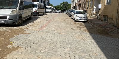 Ekipler, Yolları Yıkayarak Kumları Temizledi