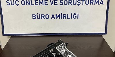 Ekiplerin Durdukları Araçtan Ruhsatsız Silah Çıktı