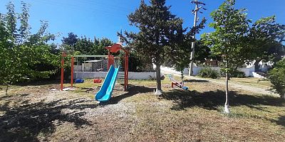 Evreşe Belediyesi’nden Adilhan Köyüne Çocuk Parkı