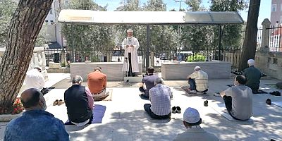 Fiziksel Mesafeli 2. Cuma Namazı Kılındı