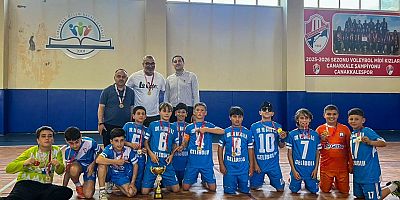 Futsalda Şampiyon 100. Yıl Barış Ortaokulu Oldu
