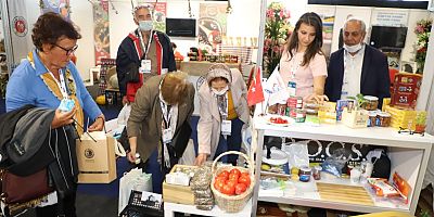 Gelibolu Belediyesi’nin Standına Ziyaretçi Akını