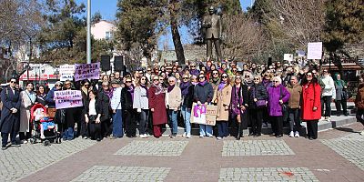 Gelibolu’da 8 Mart Kadınlar Günü Yürüyüşü