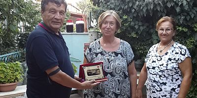 Gelibolu Derneği’nden Bağışçılarına Plaket