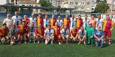 Geliboluspor ve Galatasaray Lisesi Veteranları Sahada Buluştu