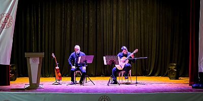 ‘Gitar Eşliğinde Türkülerimiz’ Konseri Gerçekleştirildi
