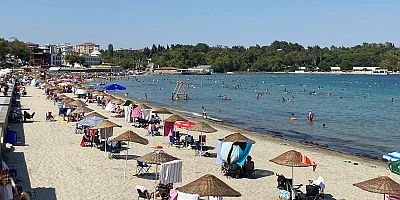 Hamzakoy Sahili Doldu Taştı