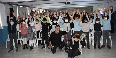 Hayvan Sevgisiyle İlgili Tiyatral Eğitim Verildi